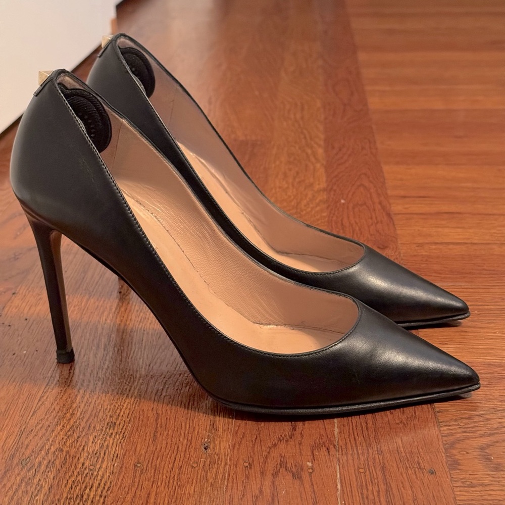 Valentino Garavani single Rockstud pumps heels